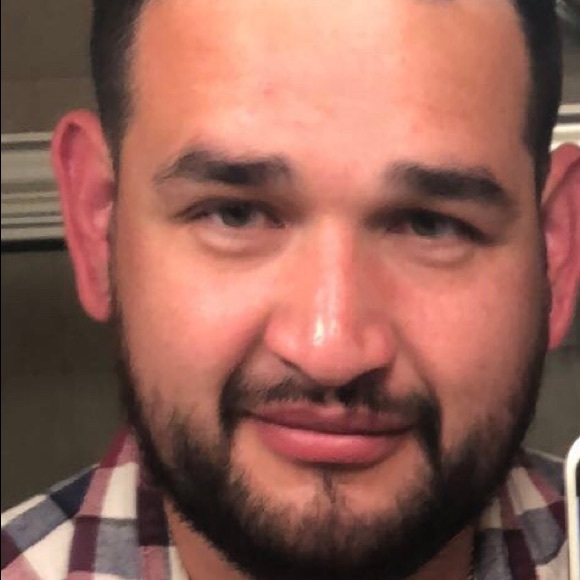 Meet your Posher, Luis - Picture 1 of 1